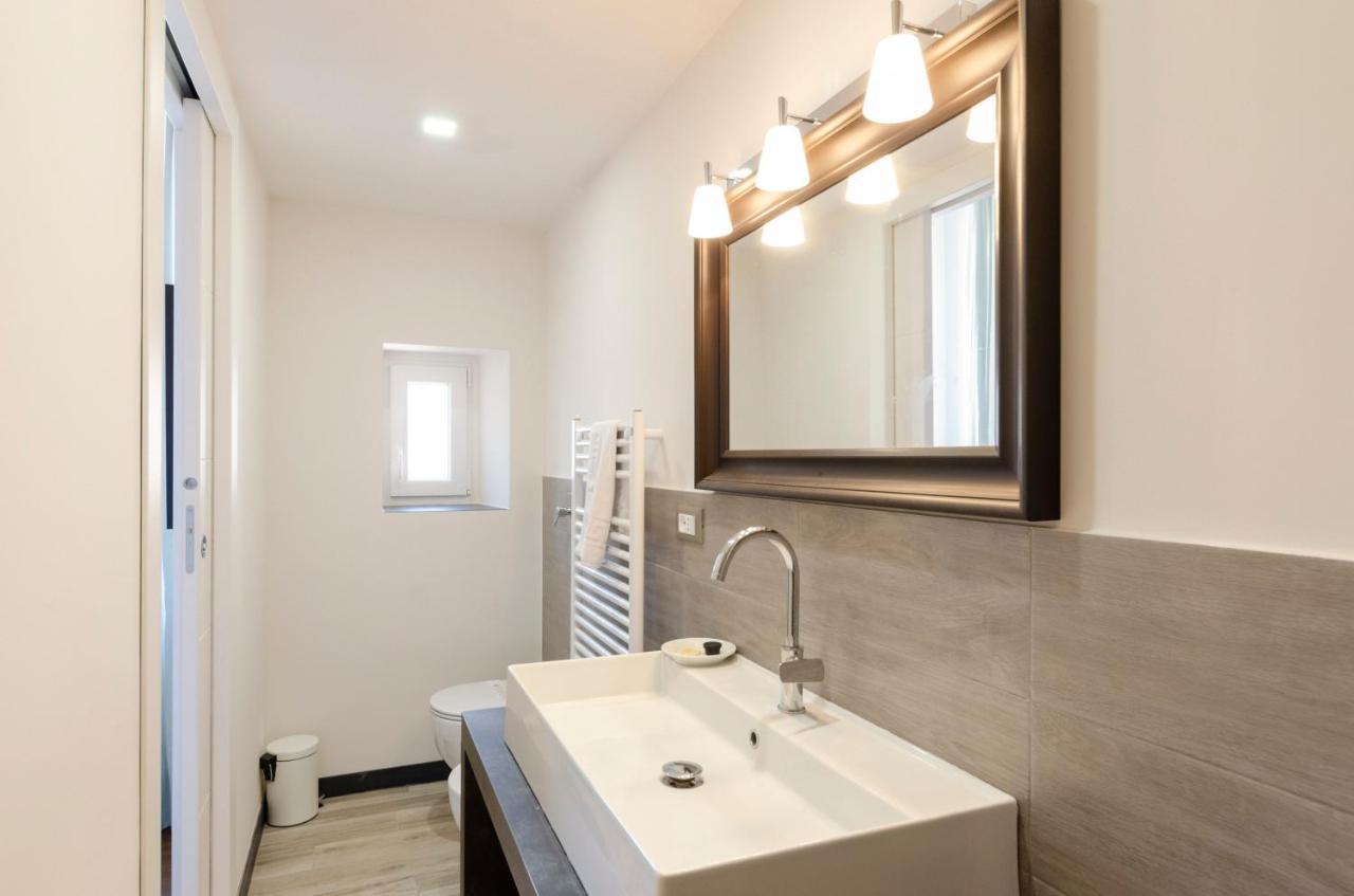 Joivy Spacious Family Apt For 4, In Carignano, Genoa Exterior photo